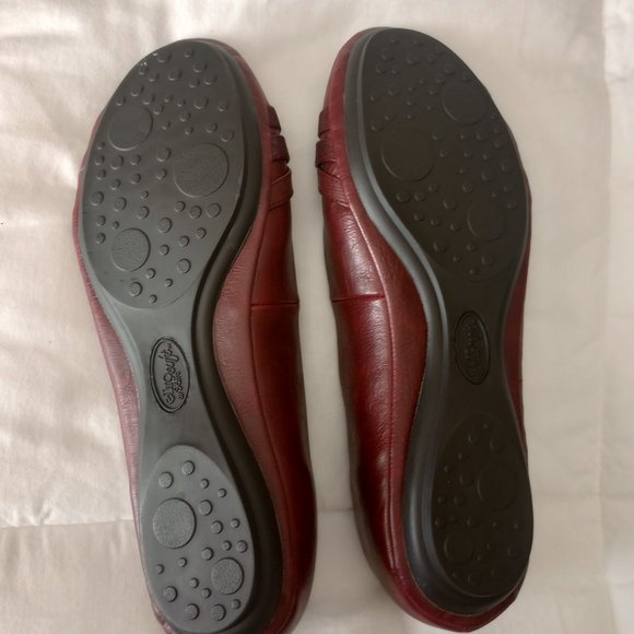 NWOT Euro soft plum dress flat shoes - Picture 2 of 3